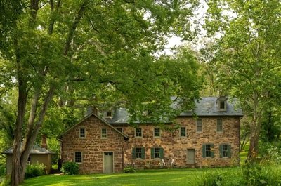 Bed and Breakfast Inn in Lancaster, PA in the Woods